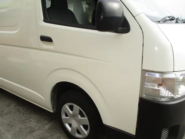 トヨタ ハイエースバン QDF-GDH201V(2WD)の写真36