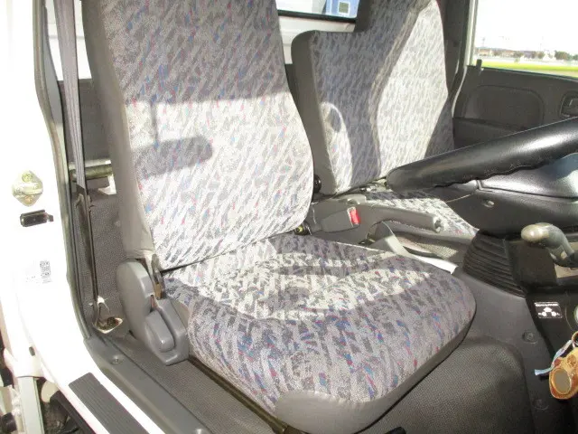 いすゞ エルフ KK-NHS69EA(4WD)の写真7