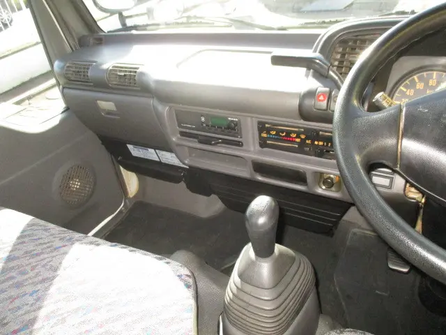 いすゞ エルフ KK-NHS69EA(4WD)の写真10