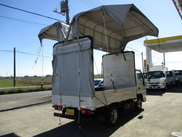 いすゞ エルフ 2RG-NJR88A(2WD)の写真2