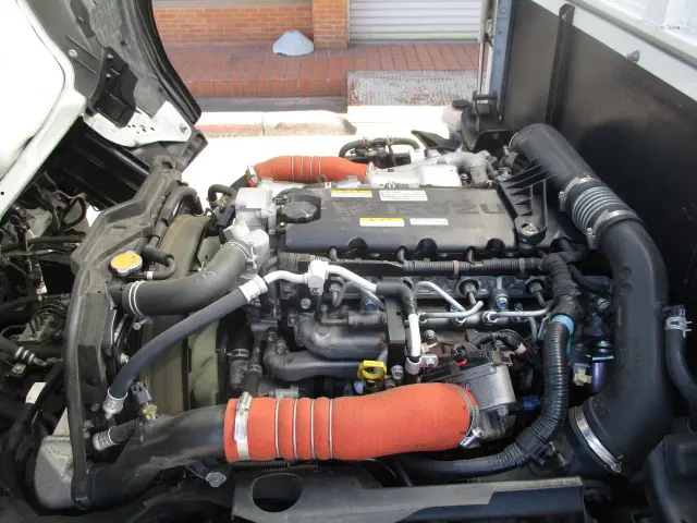 いすゞ エルフ 2RG-NJR88A(2WD)の写真9