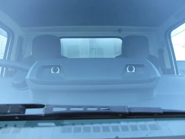 いすゞ エルフ 2RG-NJR88A(2WD)の写真19