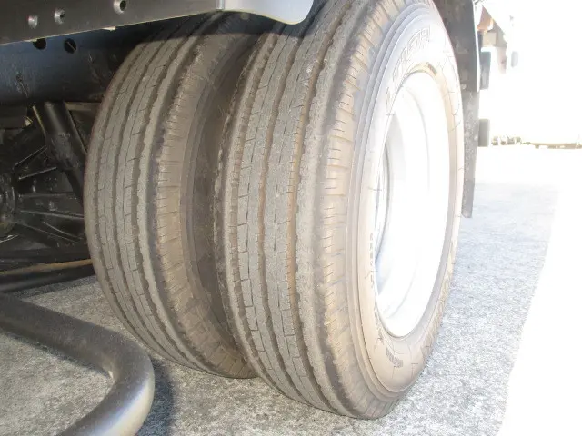 いすゞ エルフ 2RG-NJR88A(2WD)の写真21