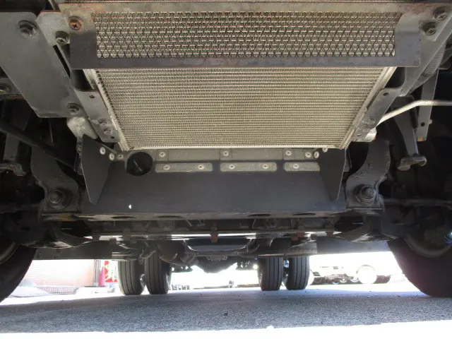 いすゞ エルフ 2RG-NJR88A(2WD)の写真27