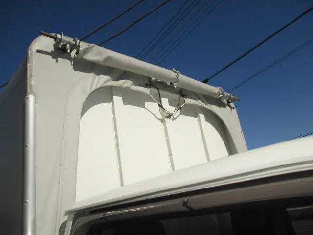 いすゞ エルフ 2RG-NJR88A(2WD)の写真41