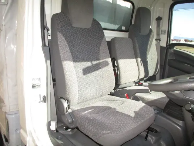いすゞ エルフ 2RG-NMR88AR(2WD)の写真14