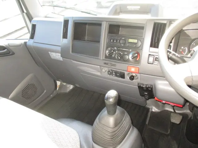 いすゞ エルフ 2RG-NMR88AR(2WD)の写真17