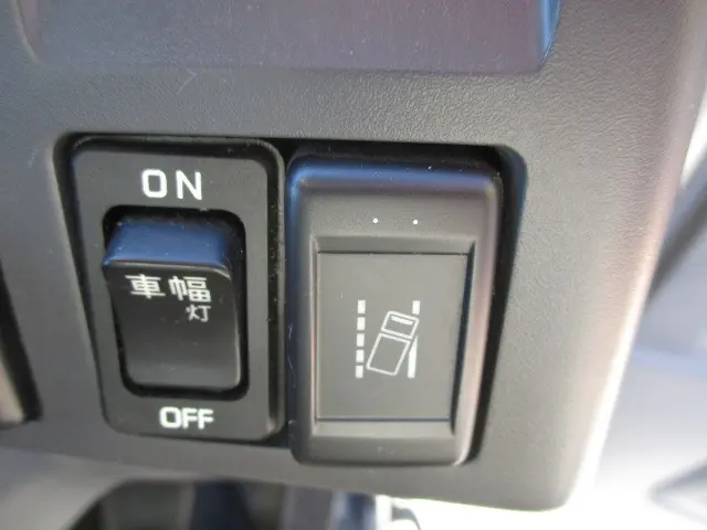 いすゞ エルフ 2RG-NMR88AR(2WD)の写真19