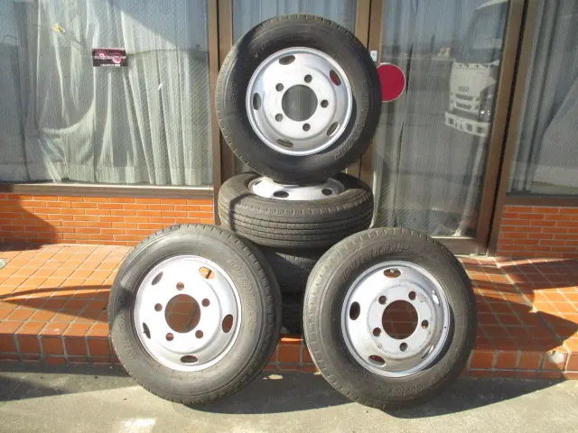 いすゞ エルフ 2RG-NMR88AR(2WD)の写真23