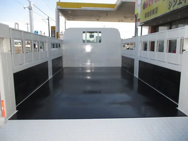 いすゞ エルフ TRG-NKR85A(2WD)の写真6