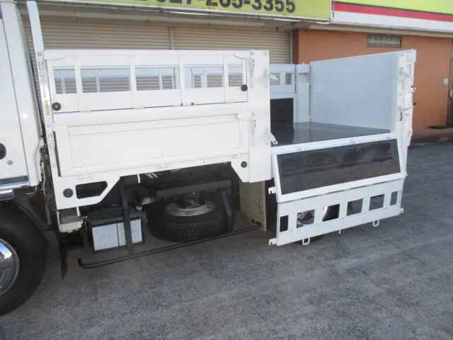 いすゞ エルフ TRG-NKR85A(2WD)の写真8