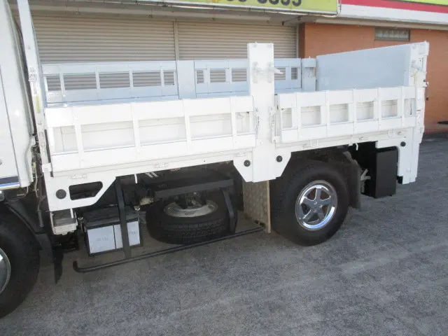 いすゞ エルフ TRG-NKR85A(2WD)の写真9