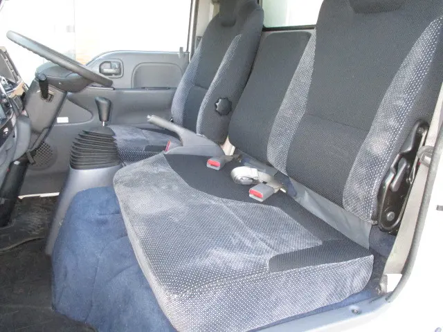 いすゞ エルフ TRG-NKR85A(2WD)の写真14