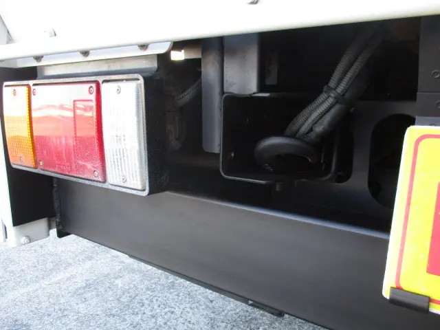 いすゞ エルフ TRG-NKR85A(2WD)の写真23