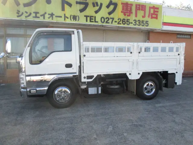 いすゞ エルフ TRG-NKR85A(2WD)の写真32