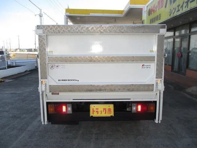 いすゞ エルフ TRG-NKR85A(2WD)の写真34