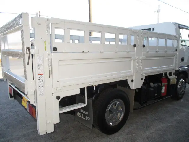 いすゞ エルフ TRG-NKR85A(2WD)の写真35