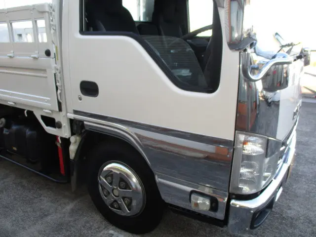 いすゞ エルフ TRG-NKR85A(2WD)の写真38