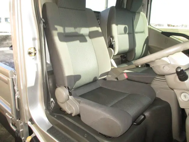 三菱 キャンターガッツ TKG-BSZ5F24(4WD)の写真8