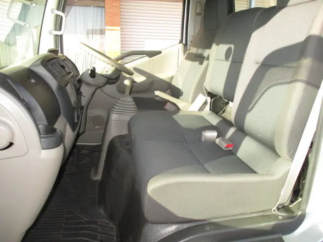 三菱 キャンターガッツ TKG-BSZ5F24(4WD)の写真9