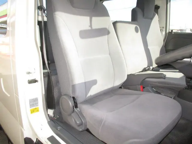 いすゞ エルフ BKG-NHS85A(4WD)の写真6