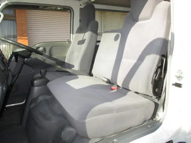 いすゞ エルフ BKG-NHS85A(4WD)の写真7