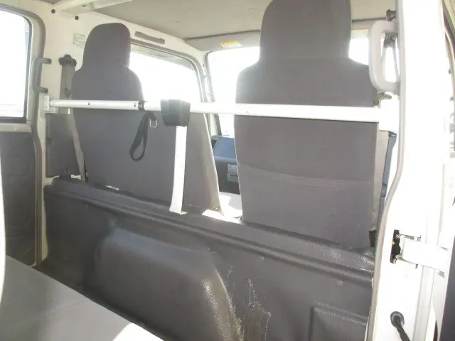 いすゞ エルフ BKG-NHS85A(4WD)の写真9