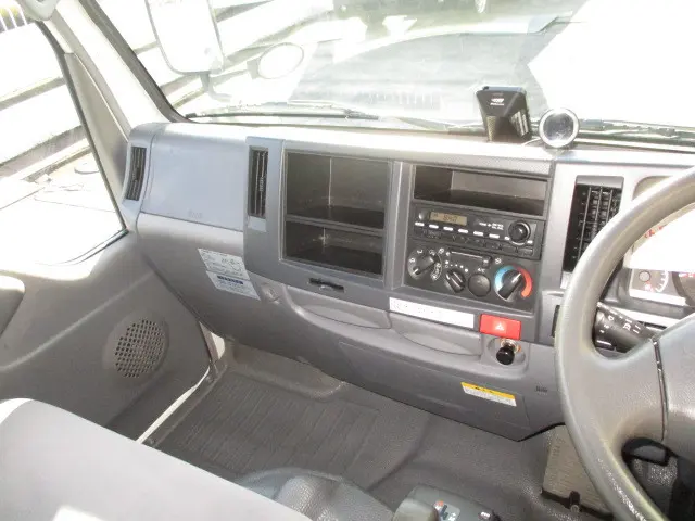 いすゞ エルフ BKG-NHS85A(4WD)の写真11