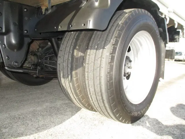 いすゞ エルフ BKG-NHS85A(4WD)の写真16