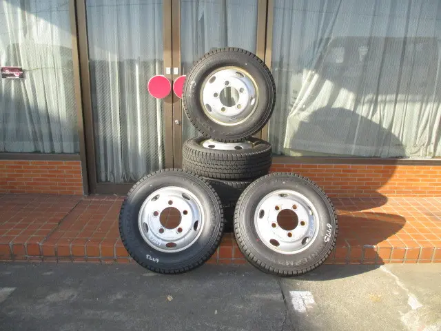 いすゞ エルフ BKG-NHS85A(4WD)の写真17