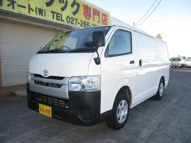 トヨタ ハイエースバン LDF-KDH206V(4WD)の写真1