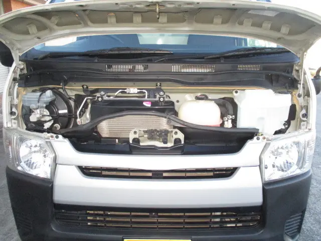 トヨタ ハイエースバン LDF-KDH206V(4WD)の写真10