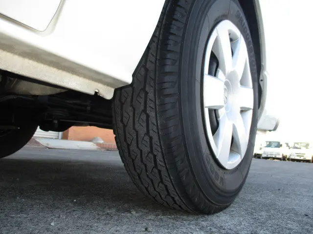 トヨタ ハイエースバン LDF-KDH206V(4WD)の写真21