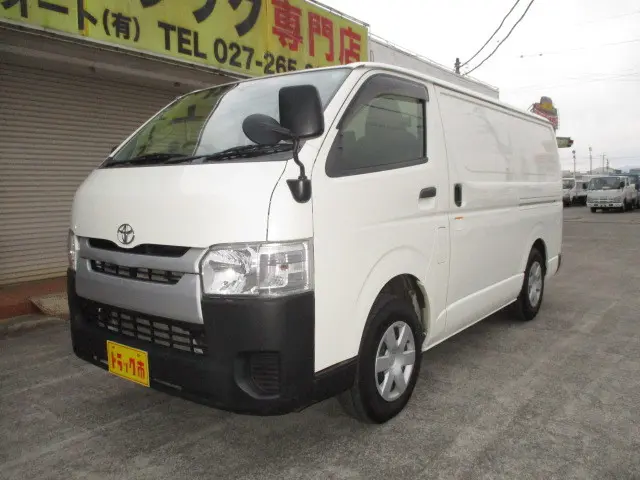 トヨタ ハイエースバン LDF-KDH206V(4WD)の写真1