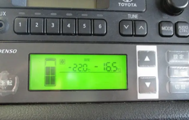 トヨタ ハイエースバン LDF-KDH206V(4WD)の写真6