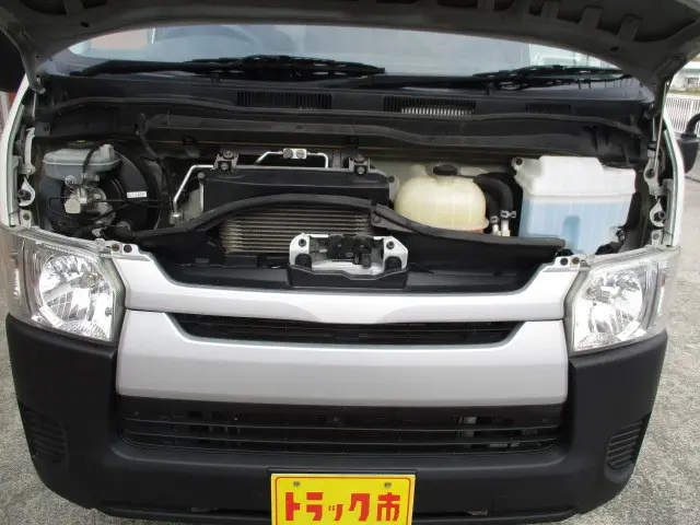 トヨタ ハイエースバン LDF-KDH206V(4WD)の写真10
