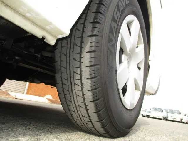 トヨタ ハイエースバン LDF-KDH206V(4WD)の写真17