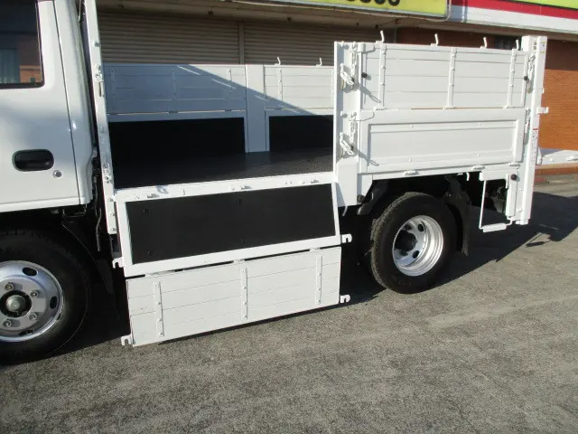 いすゞ エルフ TRG-NKR85A(2WD)の写真8