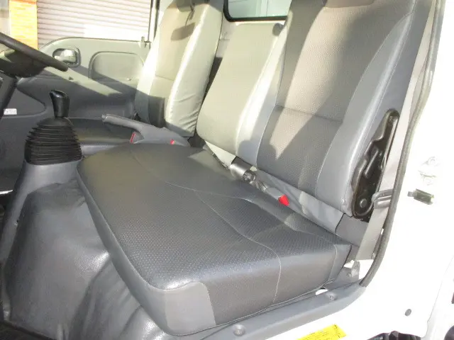 いすゞ エルフ TRG-NKR85A(2WD)の写真14