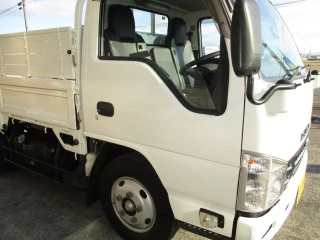 いすゞ エルフ TRG-NKR85A(2WD)の写真38