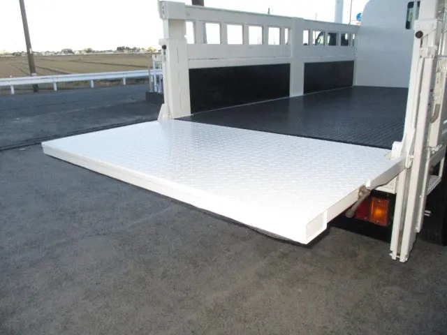 いすゞ エルフ TRG-NKR85A(2WD)の写真5