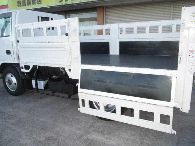 いすゞ エルフ TRG-NKR85A(2WD)の写真8