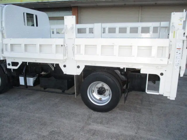 いすゞ エルフ TRG-NKR85A(2WD)の写真10