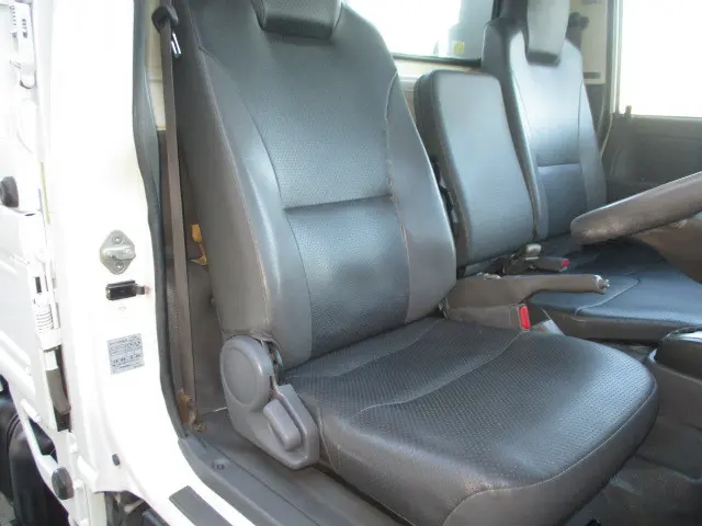 いすゞ エルフ TRG-NKR85A(2WD)の写真14