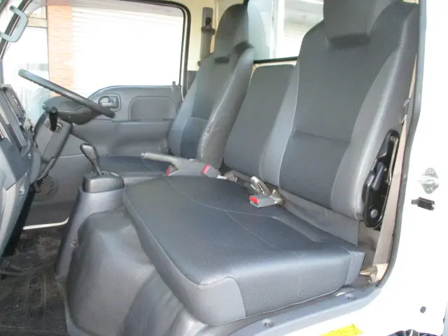 いすゞ エルフ TRG-NKR85A(2WD)の写真15