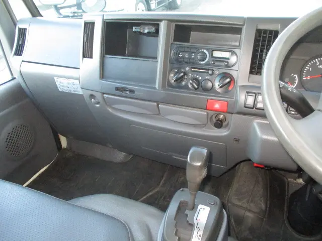 いすゞ エルフ TRG-NKR85A(2WD)の写真17