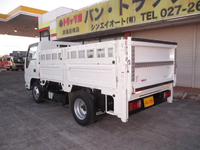 いすゞ エルフ TRG-NKR85A(2WD)の写真32