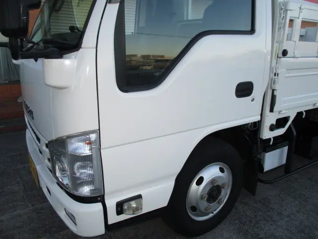 いすゞ エルフ TRG-NKR85A(2WD)の写真38