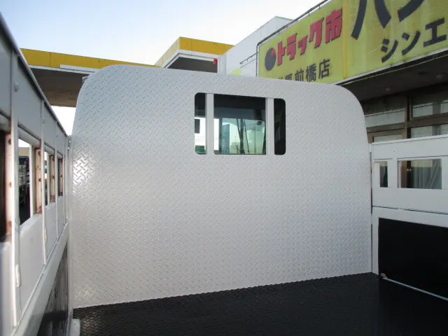 いすゞ エルフ TRG-NKR85A(2WD)の写真40