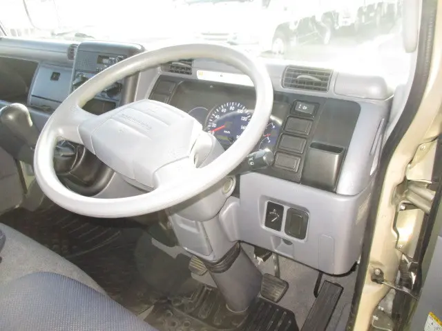 三菱 キャンターガッツ PDG-FB70B(2WD)の写真9